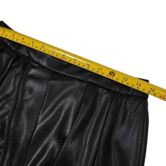 Gucci Black Mini Skirt SZ 6 Black Silk Blend Zipper Contemporary Designer - Picture 5 of 11